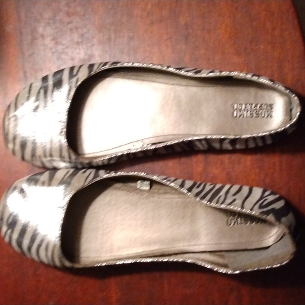 🦓 Glossy Ballet Flats Ladies Sz. 11 - Picture 2 of 8